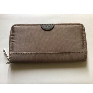 New Travelon RFID Blocking Wallet/Wristlet with Zip Closure